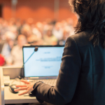 Apresentações de Sucesso: Dominando o Inglês para Palestras e Reuniões lecture